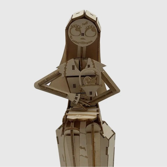 Incredibuilds Nightmare Before Christmas Sally Model Kit - Picture 5 of 9